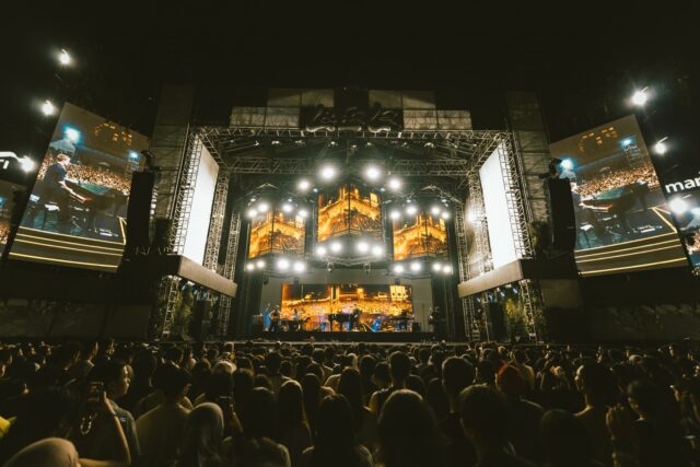 Big love @lalala.fest ❤️

This festival has been such a huge part of our story and it was beautiful to get to come back here on this tour!

Thank you 🙏 

📸 @thisiswolff